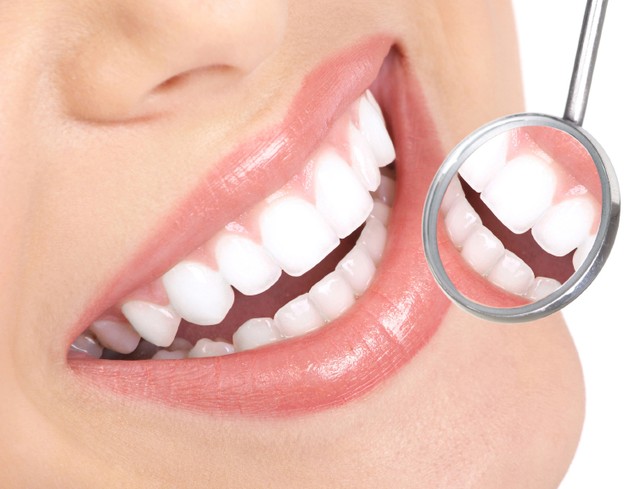 Tẩy trắng răng có ảnh hưởng gì không