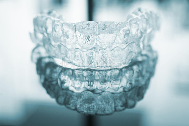 Với những hàm bảo vệ bên ngoài thị trường sẽ khiến răng veneer bị giảm tuổi thọ