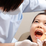 Niềng răng trong suốt AI dành cho trẻ em phụ huynh nên lưu ý